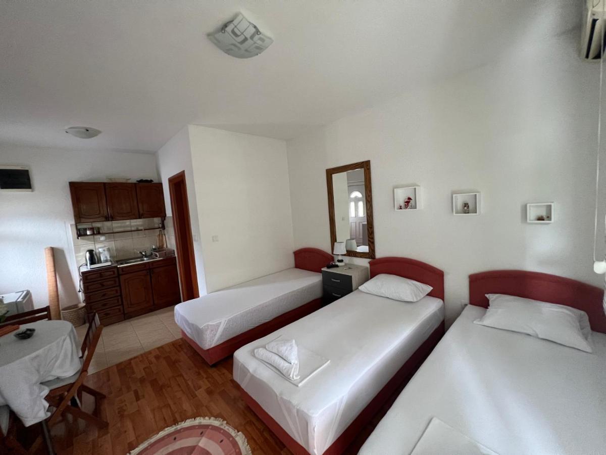 Apartman Tristan Херцег Нови Екстериор снимка