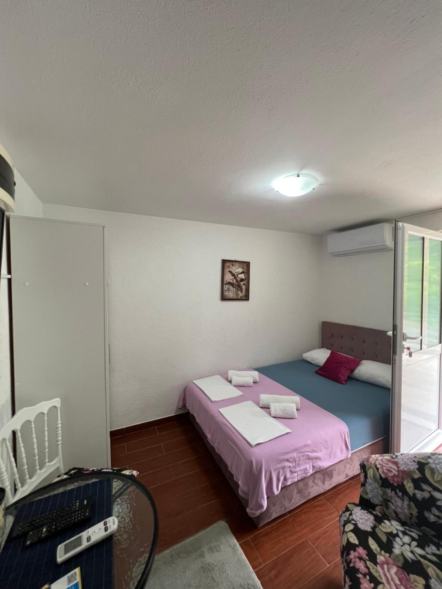 Apartman Tristan Херцег Нови Екстериор снимка